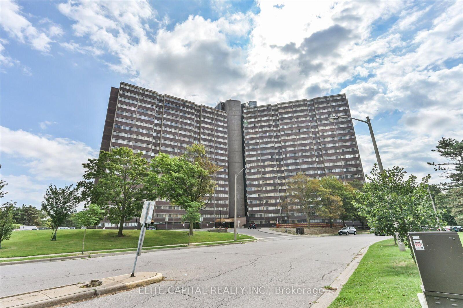 Property Photo: 11 Wincott Drive #1710 ON M9R 2R9