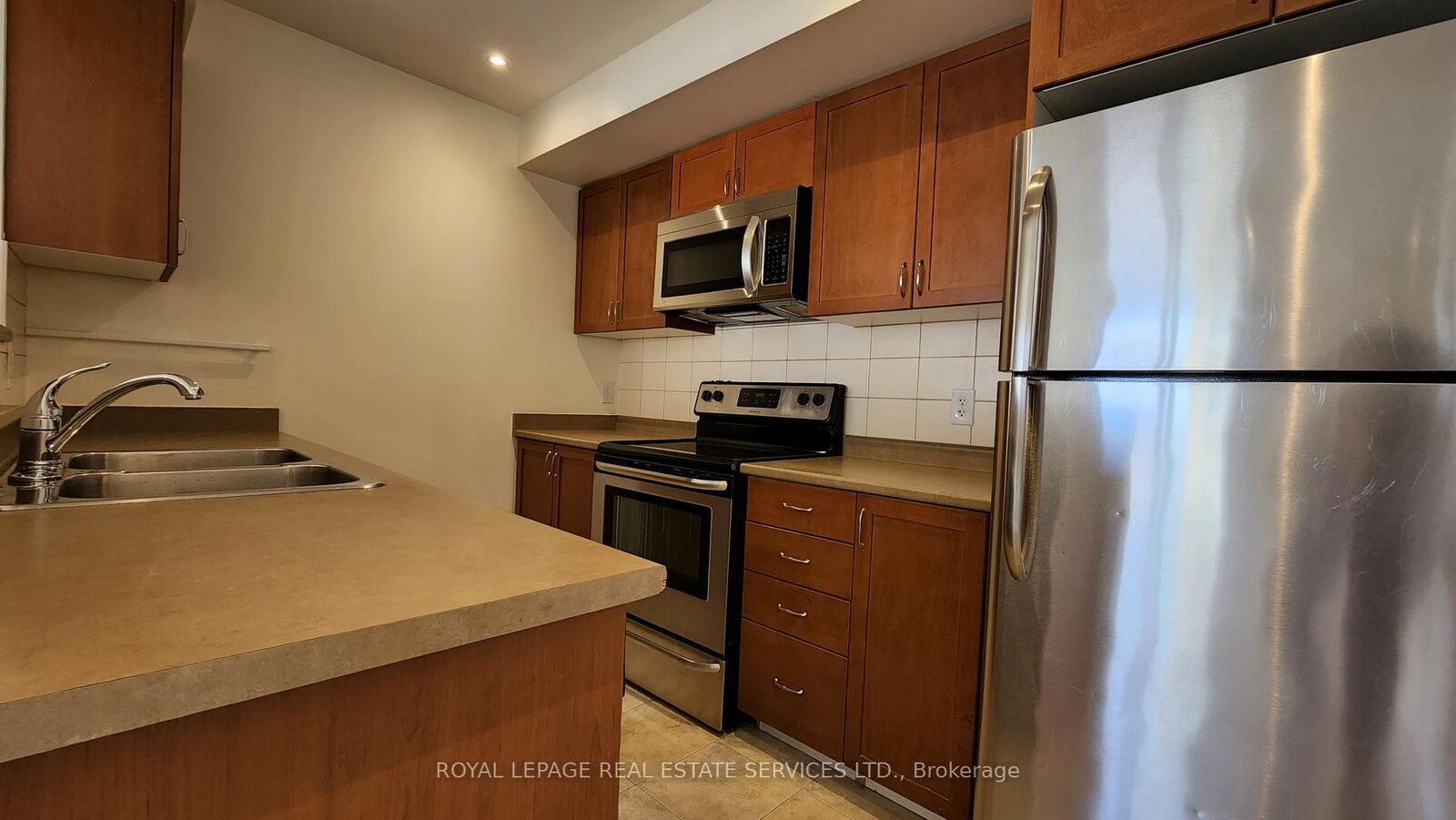 Property Photo:  2891 Rio Court 137  ON L5M 0S3 