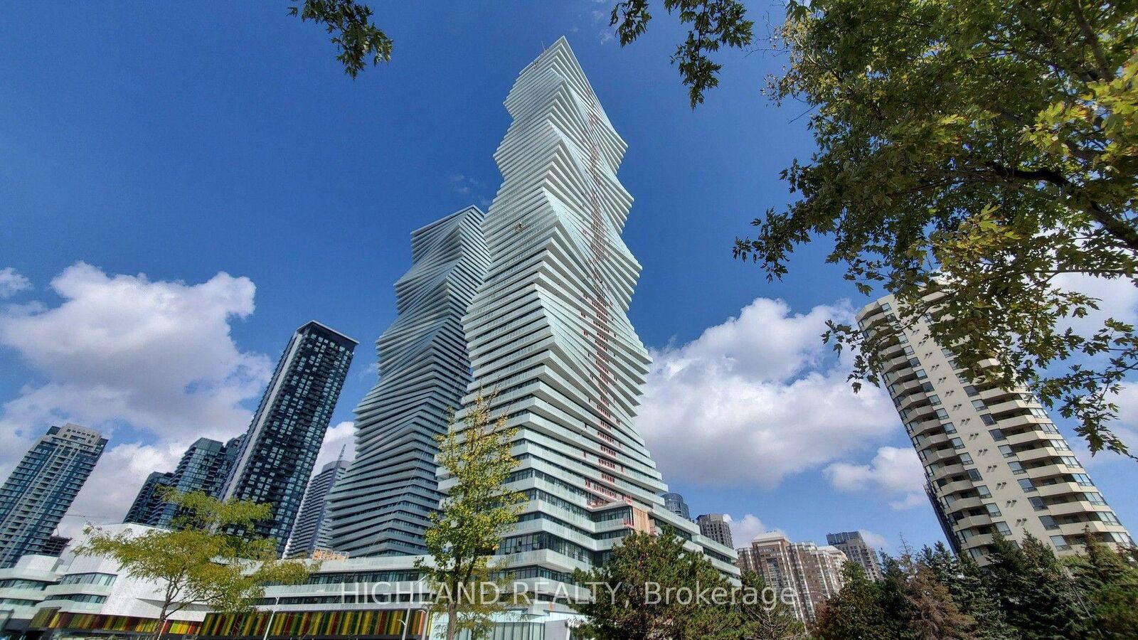 Property Photo: 3883 Quartz Road 2403 ON L5B 0M4
