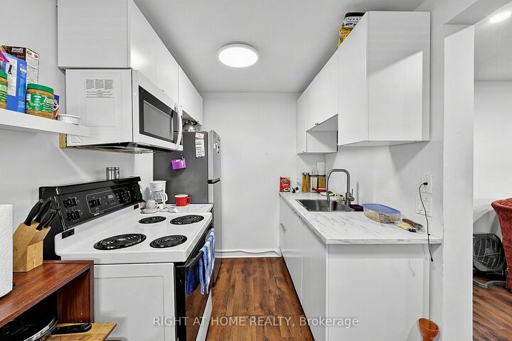 Property Photo: 137 Vancouver Street ON L4M 4M5