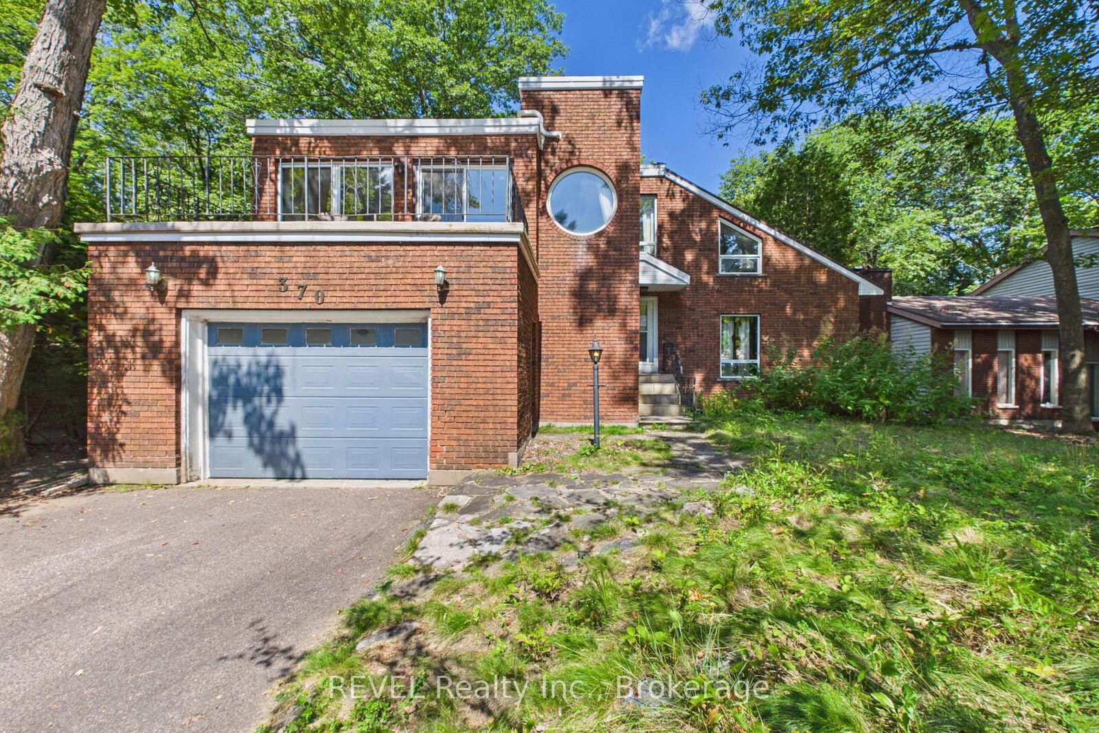 Property Photo: 370 Segwun Boulevard ON P1P 1C5