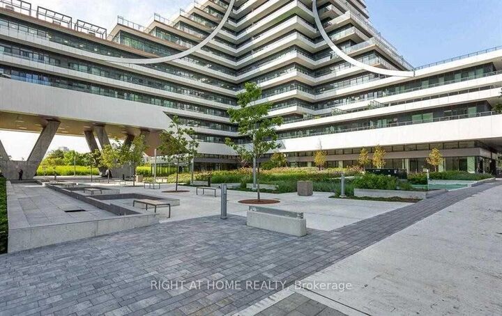 Property Photo: 30 Shore Breeze Drive 6108 ON M8V 0J1