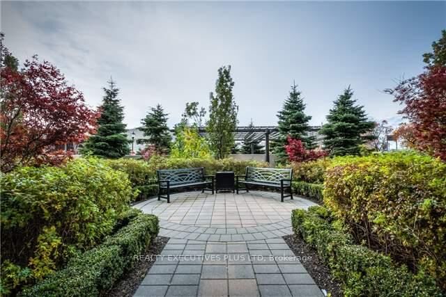 Property Photo:  135 Wynford Drive 404  ON M3C 0J4 