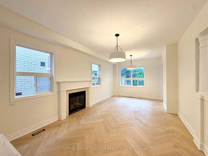 Property Photo:  3588 Rainpark Court  ON L5M 6X6 