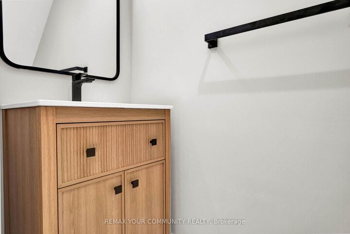 Property Photo:  137 Clarence Street  ON L4L 1L4 