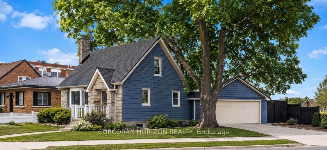 Property Photo: 296 Weber Street E ON N2H 1G2