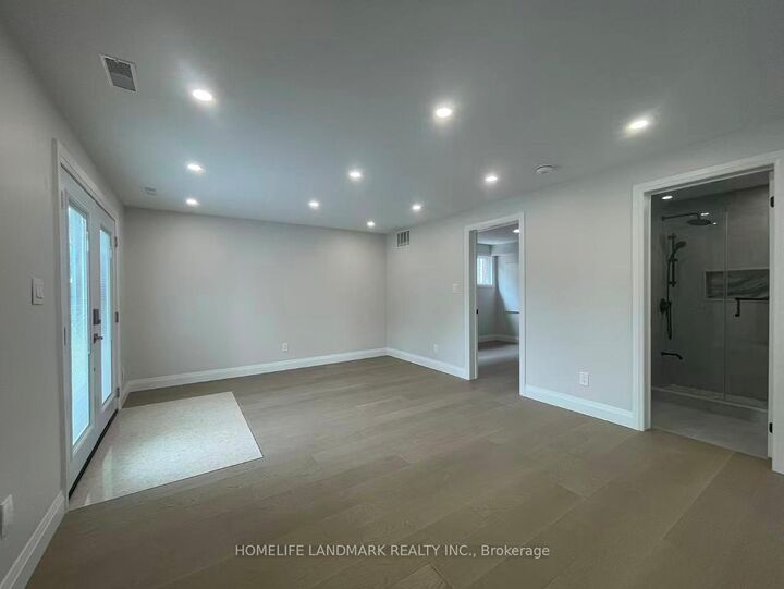 Photo de la propriété: 17 Rosemeade Avenue Unit 2 ON M8Y 3A2