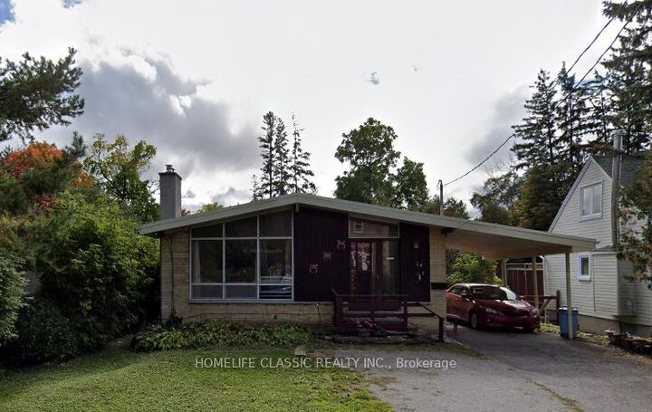 Property Photo: 74 Richmond Street ON L4C 3Y4