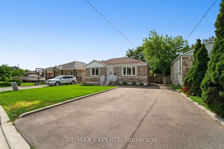 Property Photo: 8 Palamar Road ON M3M 1L1