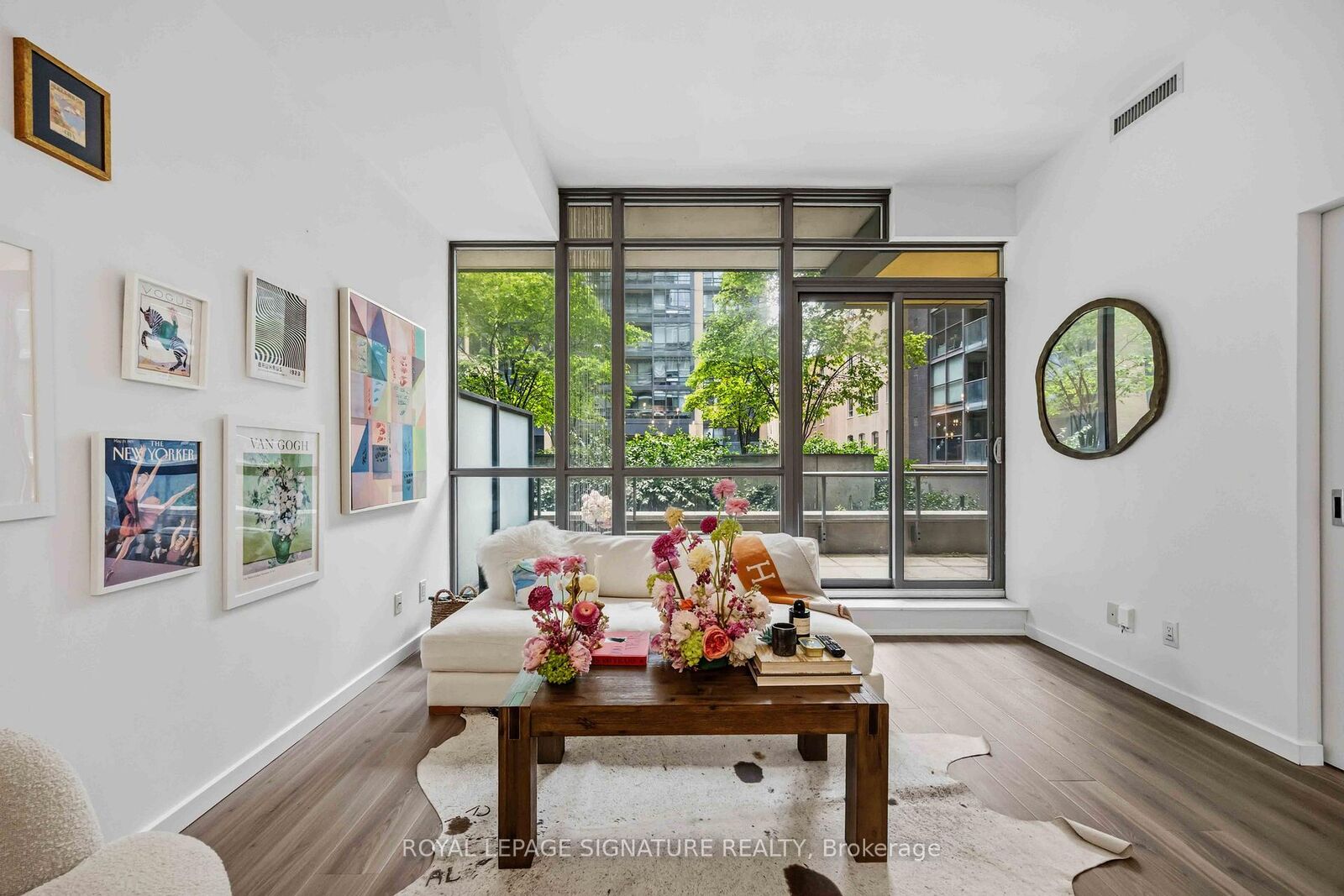 Property Photo: 8 Charlotte Street 202 ON M5V 0K4