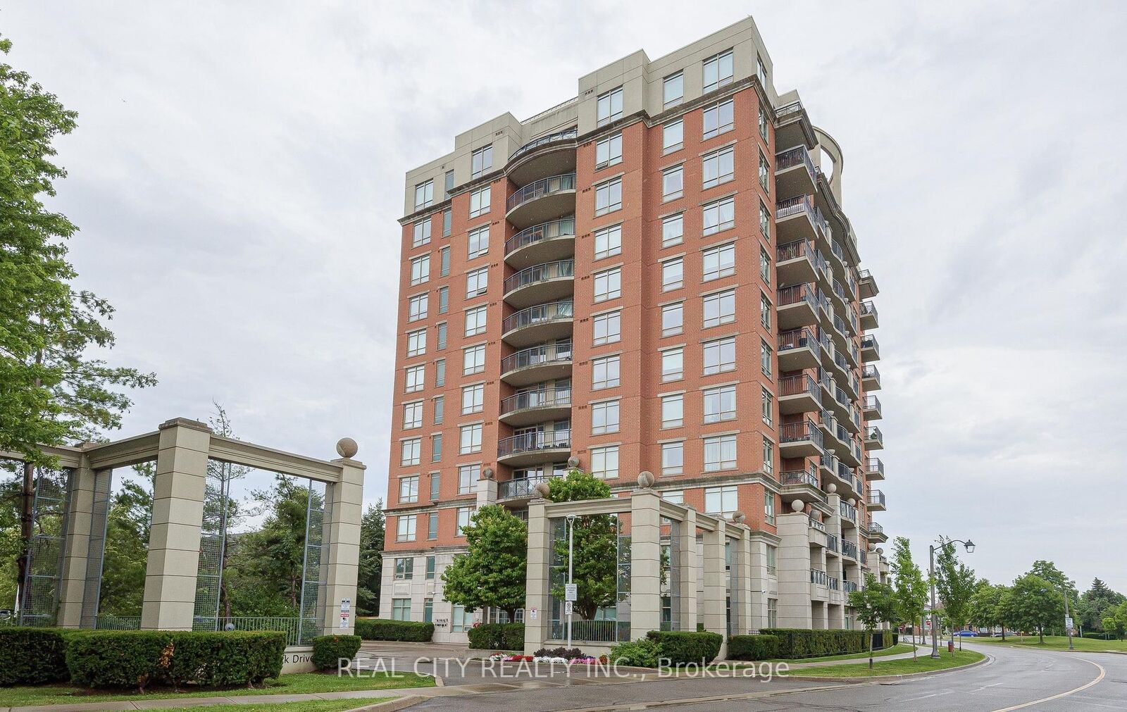 Property Photo: 2325 Central Park Drive 704 ON L6H 0E2