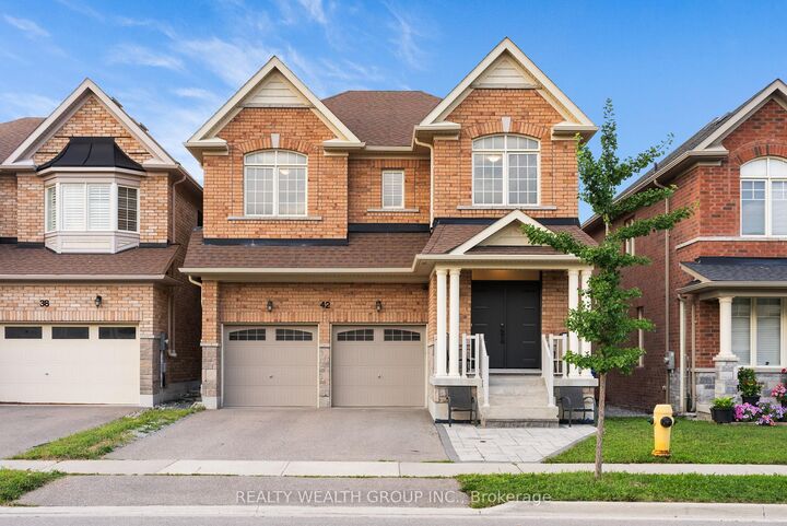 42 Mondial Crescent — photo 1