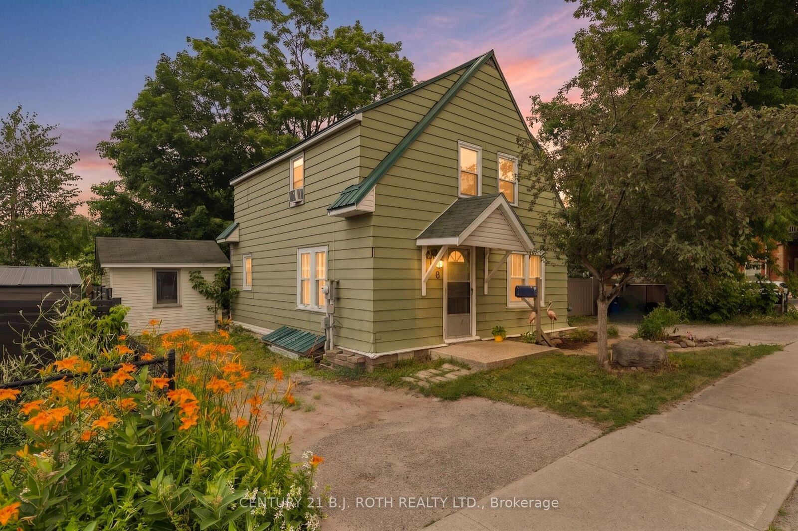 Property Photo: 356 West Street N ON L3V 5E4