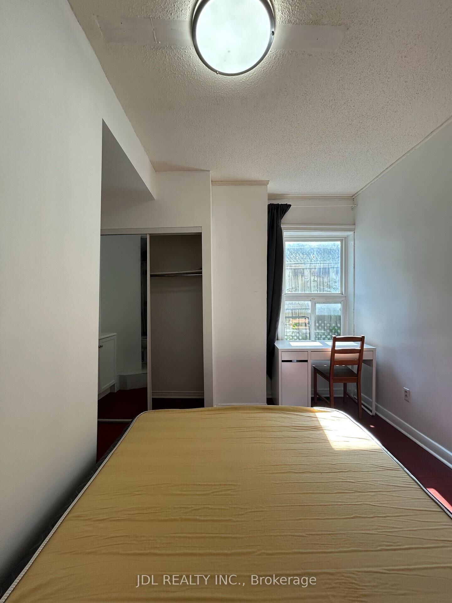 Property Photo: 4 Fitzroy Terr Terrace Suite A Main Floor ON M5T 2K3