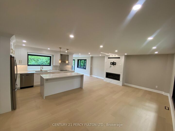 Property Photo:  2 Walkers Lane  ON L4P 3C8 