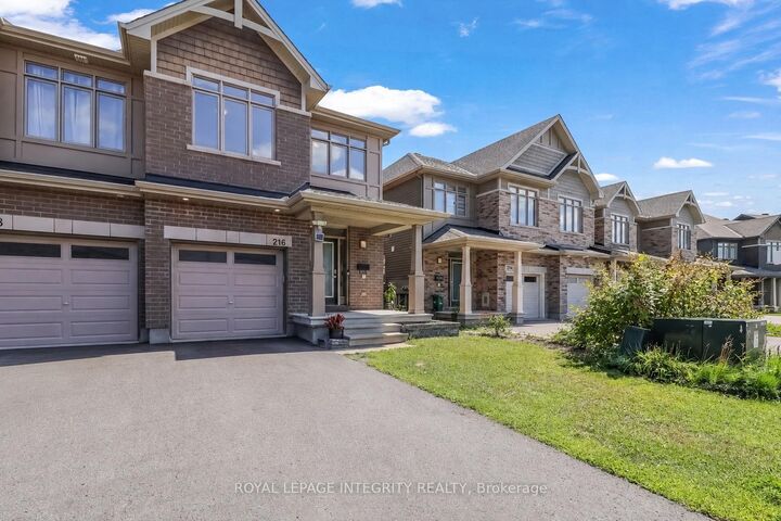 Property Photo: 216 Gossamer Street ON K1C 7G4