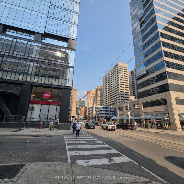 Property Photo:  488 University Avenue 3005  ON M5G 0C1 