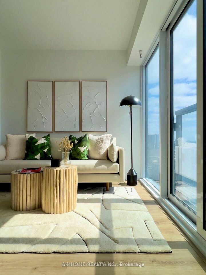 Property Photo: 319 Jarvis Street 1802 ON M5B 0C8