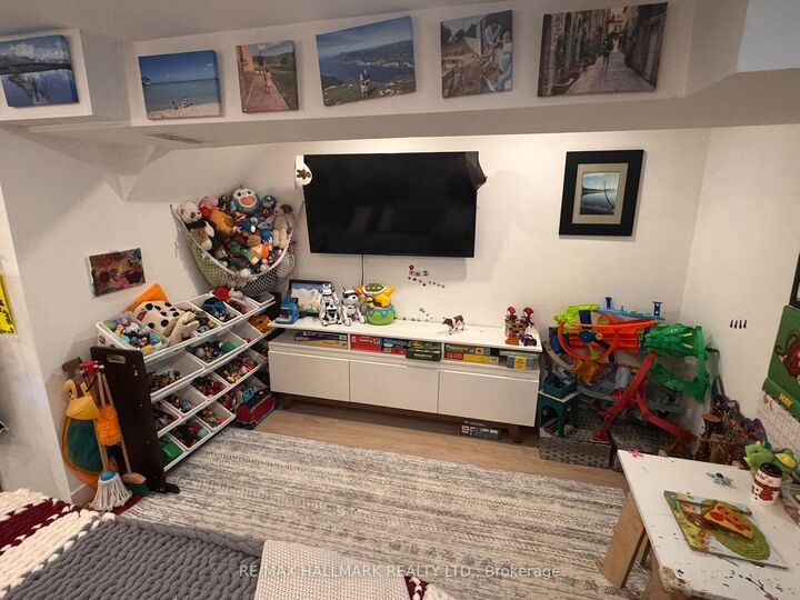 Property Photo: 10 Hamilton Street Lower ON M4M 2C5