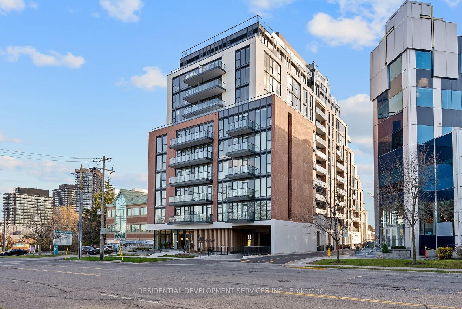 Property Photo: 699 Sheppard Avenue E 1103 ON M2K 0J5