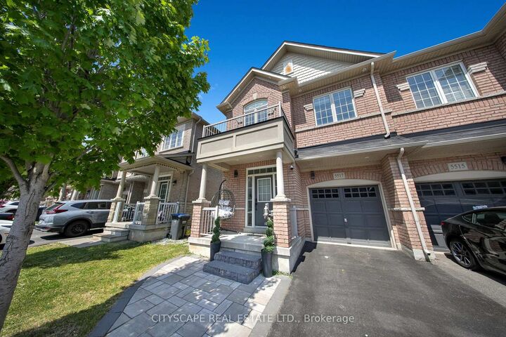 Property Photo: 5517 Meadowcrest Avenue ON L5M 0N1