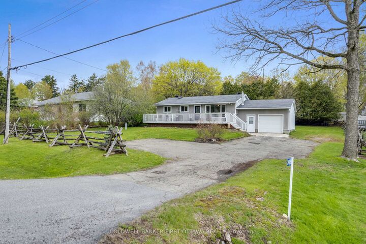 2498 Rideau Ferry Road — photo 1
