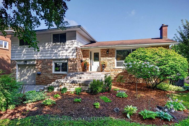 Property Photo: 905 Garwood Avenue ON K1V 6X2