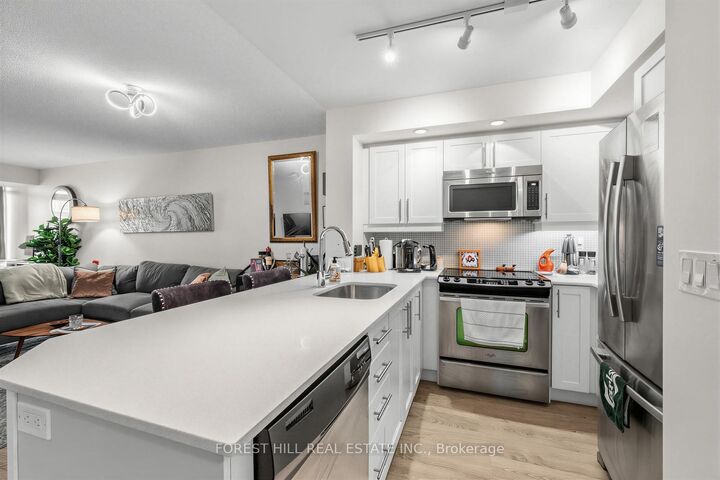 Property Photo: 85 East Liberty Street 913 ON M6K 3R4