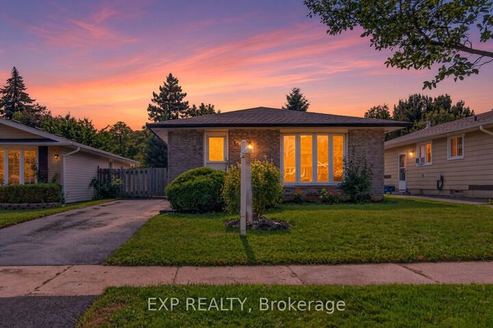 51 Appalachian Crescent — photo 1