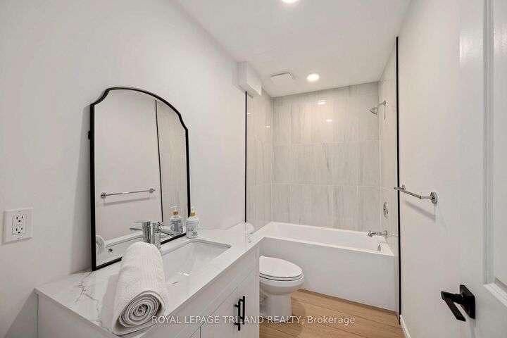 Property Photo: 2 Evylean Court ON N5R 0P6