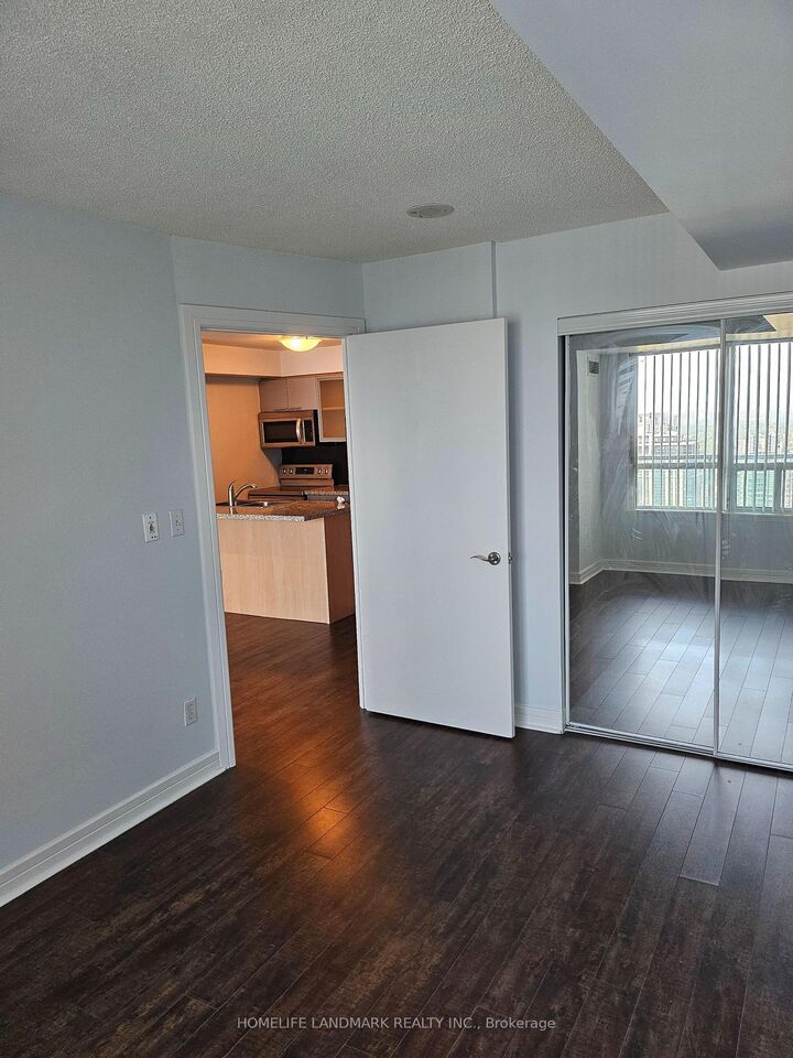 Property Photo: 18 Harrison Garden Boulevard 2606 ON M2N 7J7