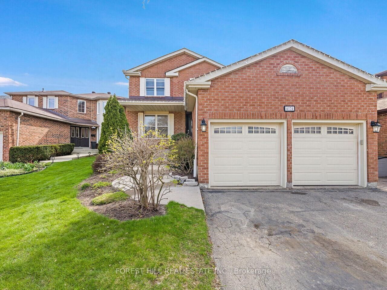 Property Photo: 4174 Rossland Crescent ON L5L 4B5