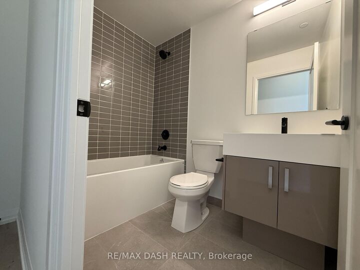 Property Photo:  280 Dundas Street W 3103  ON M5T 0E3 