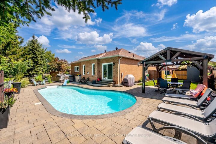 Property Photo:  2 Purt Court  ON L4N 9K7 