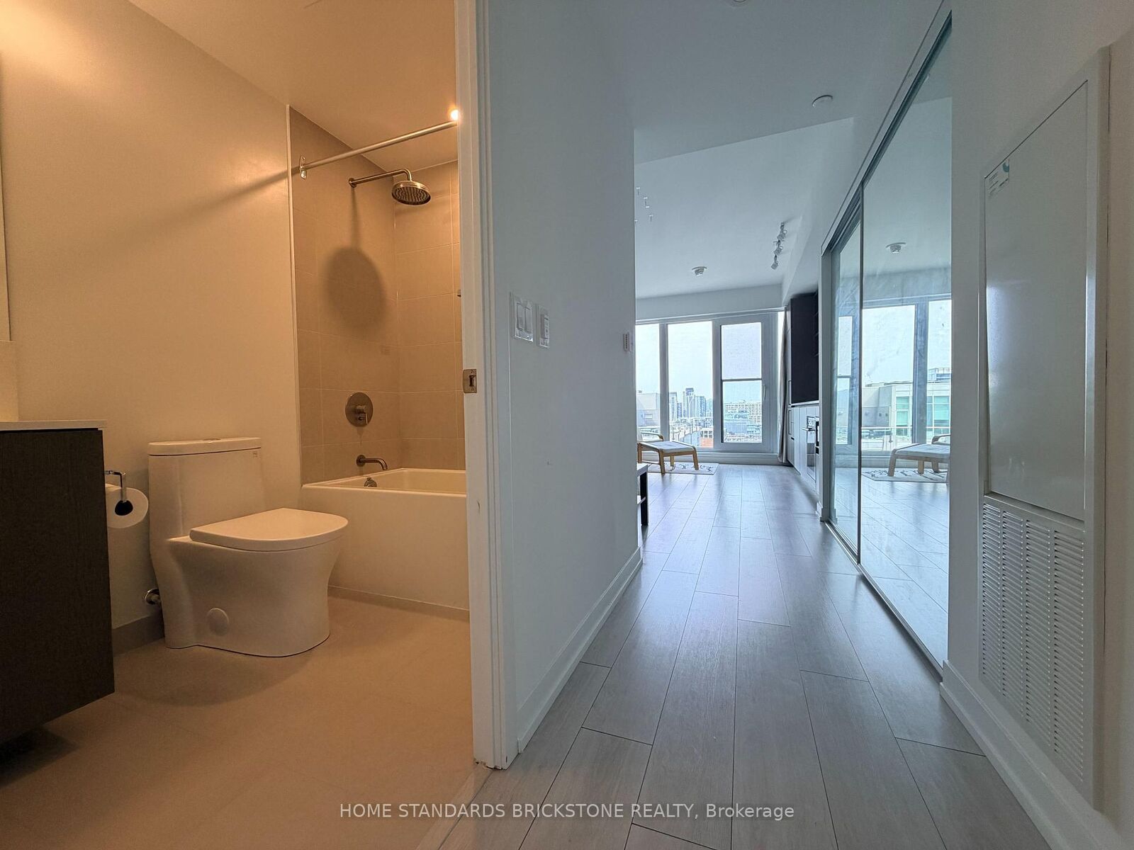 Property Photo: 55 Mercer Street 1903 ON M5V 0W4