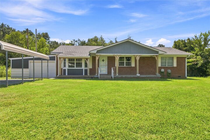 Property Photo:  2424 N State Highway 82 Highway  OK 74365 