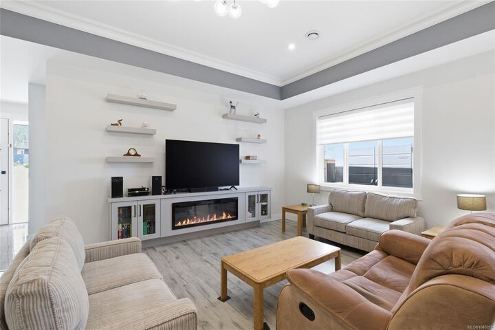 Property Photo: 225 Dunbar Way BC V9P 0G6