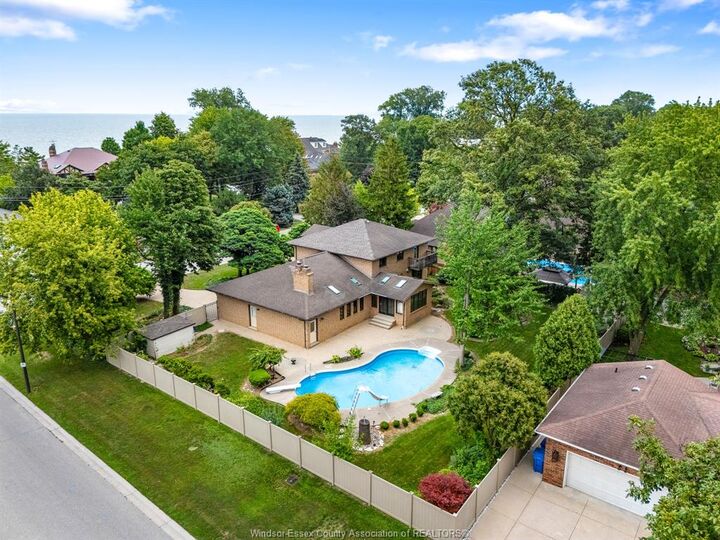 Property Photo: 267 Elmgrove Drive ON N8N 4G9