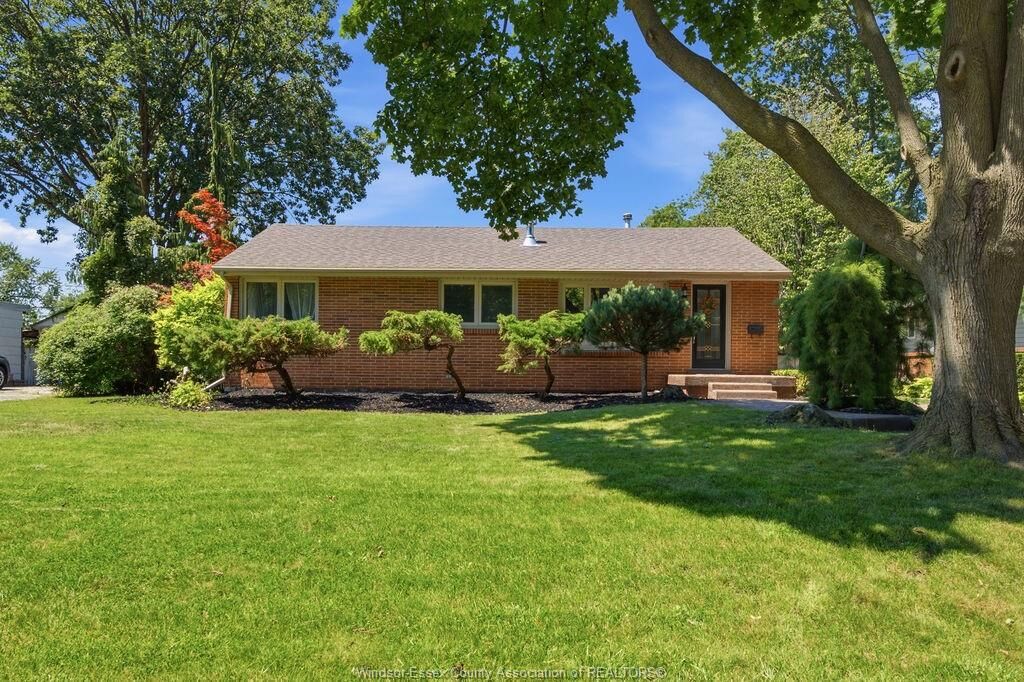 Property Photo: 251 St. Marks Road ON N8N 2H6