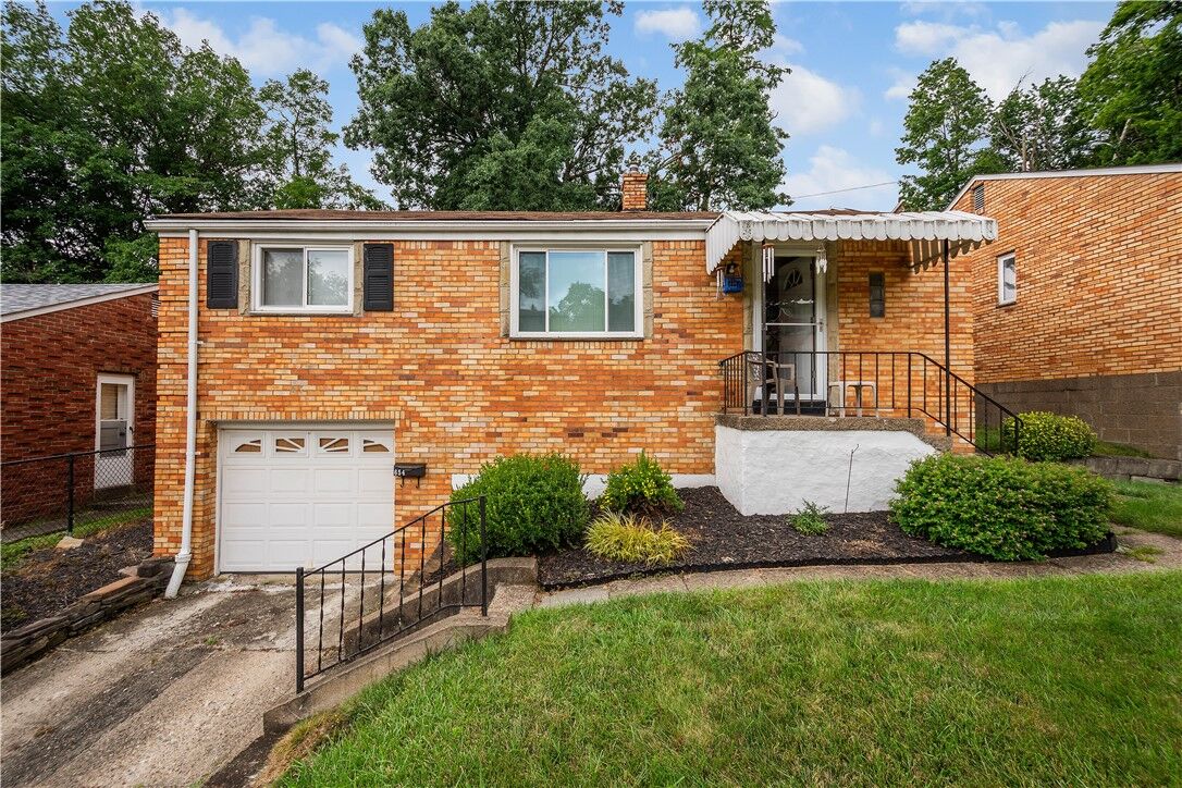 Property Photo:  654 Perrilyn St  PA 15226 