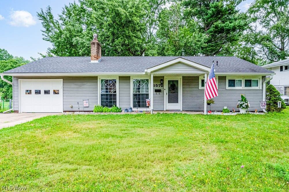 Property Photo: 1572 Merle Road OH 44460