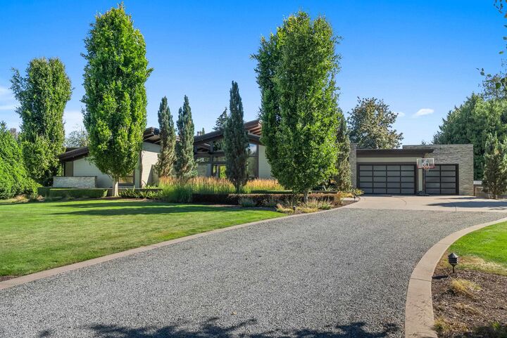 Property Photo: 28838 Buchanan Avenue BC V4X 2C8