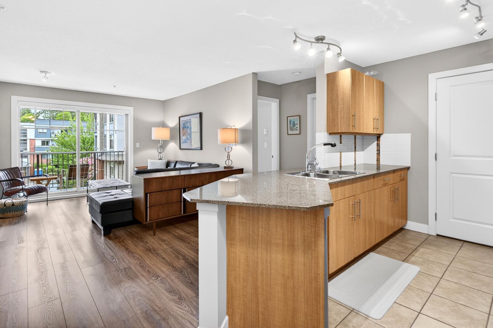 Property Photo: 12020 207A Street 301 BC V2X 8V2