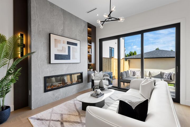 Property Photo: 6682 Napier Street 1 BC V5B 2C3