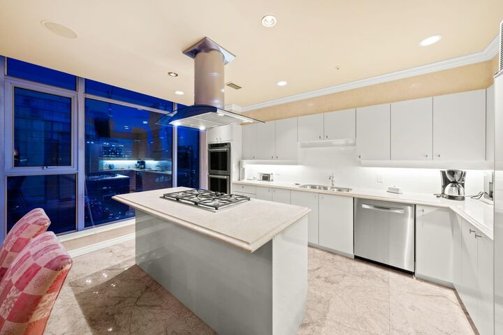 Property Photo: 1790 Bayshore Drive Ph3 BC V6G 3G5