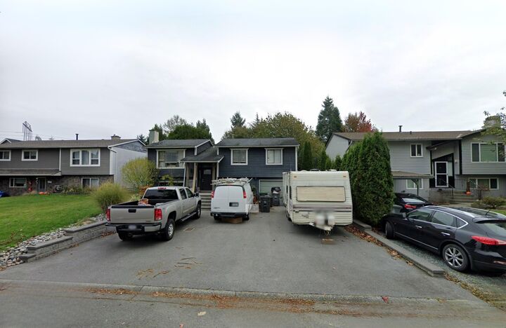 5870 184A Street — photo 1