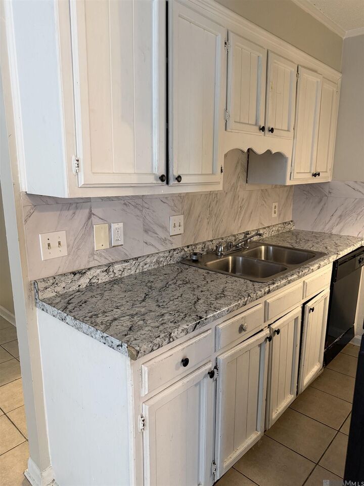 Property Photo: 3363 King Bradford Dr #3363/3365 LA 70816