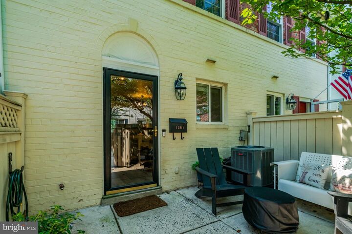 Property Photo:  1281 N Van Dorn Street  VA 22304 