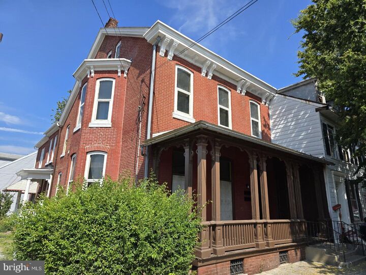 Property Photo: 1017 Chestnut Street PA 17042