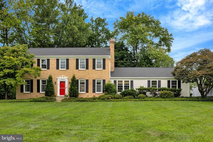 Property Photo:  10004 Minburn Street  VA 22066 